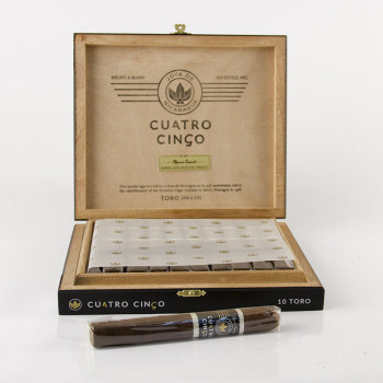 Joya de Nicaragua Cuatro Cinco Reserva Especial Toro 1/10